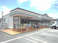 セブンイレブン山梨北中学校前店まで300m