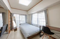 セミダブルベッド＋ワークデスク完備