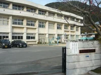 安浦小学校まで850m
