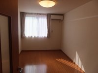 カーテン、エアコンあります