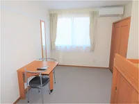 2階はカーペットのお部屋です