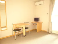 テーブルは折りたたみ可能です。