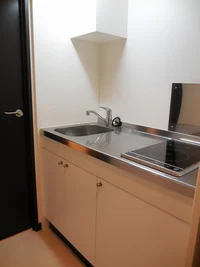 IHヒーターと電気コンロが付いています。