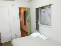 角部屋、小窓付き