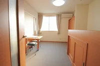 2F以上は絨毯です