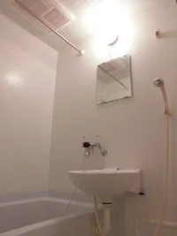 雨の日にも便利な浴室乾燥機付き