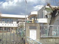 板鼻和光保育園まで1000m