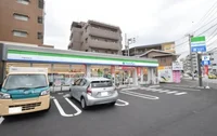 ファミリーマート戸塚吉田町店まで300m