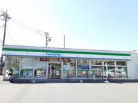 ファミリーマートまで539m