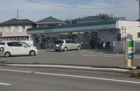 ファミリーマートさんまで800m