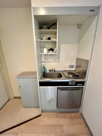 簡単な調理器具・食器類ございます