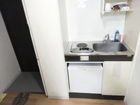 食器や簡単な調理器具もございます