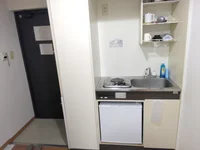 食器や調理器具もございます