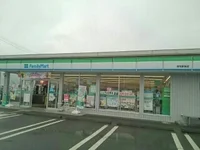 ファミリーマート 宿毛駅前店まで300m