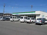 ファミリーマート北勢麻生田店まで450m