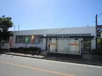 西一色郵便局まで450m