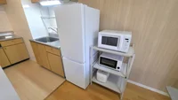 マストな調理家電は一式揃っているので、温かいご飯も食べられます。