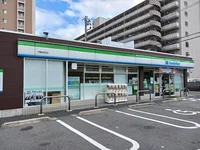 ファミリーマート様まで500m