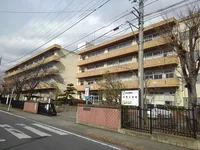 市立浜尻小学校まで600m