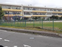 笠間市立宍戸小学校まで298m