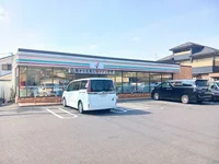 セブンイレブン松戸六高台8丁目まで755m