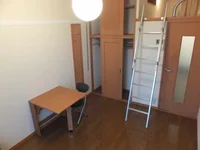 2F以上は絨毯です