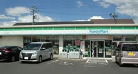 ファミリーマート斐川荘原店まで450m
