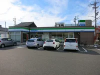 ファミリーマート 岡崎両町店まで800m