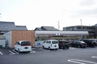 セブンイレブンまで450m