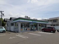 ファミリーマート 松本つかま店まで200m