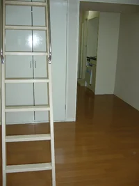 階段を登るとロフトがあります!