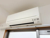 お部屋にはエアコンがあります☆