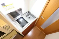 お掃除らくらくの2口ラジエントヒーターを採用