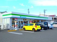 ファミリーマート長島インター店まで200m