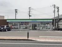 ファミリーマート原ノ町駅前店まで260m