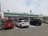ファミリーマート碧南伏見屋店まで560m