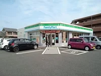 ファミリーマートまで200m