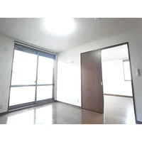 家具・家電設置前のお部屋の画像になります