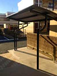 屋根付き駐輪場です。