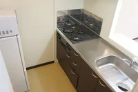 ガスコンロ 3口付き!広めのキッチンでお料理が捗ります♪