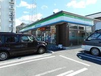 ファミリーマート 岡崎鴨田東店まで750m