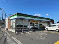 ファミリーマートまで800m