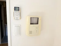 エントランスのオートロックは、お部屋から解錠できます🔓 来客時にも便利です♪