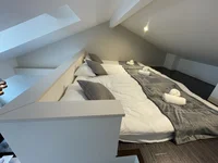 ※撮影用の敷布団はございません。※写真は現況優先