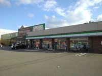 ファミリーマート川東店様まで700m