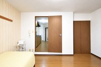 リビングスペースはゆったりとお過ごしできる内装になります。