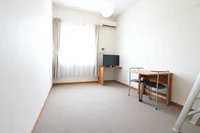 1Fはフローリング仕様・2Fは絨毯仕様になります。