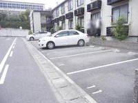 敷地内駐車場（23台分）