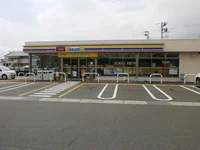 コンビニ 徒歩4分(約350m)