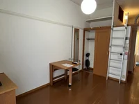 2階は絨毯仕様です。